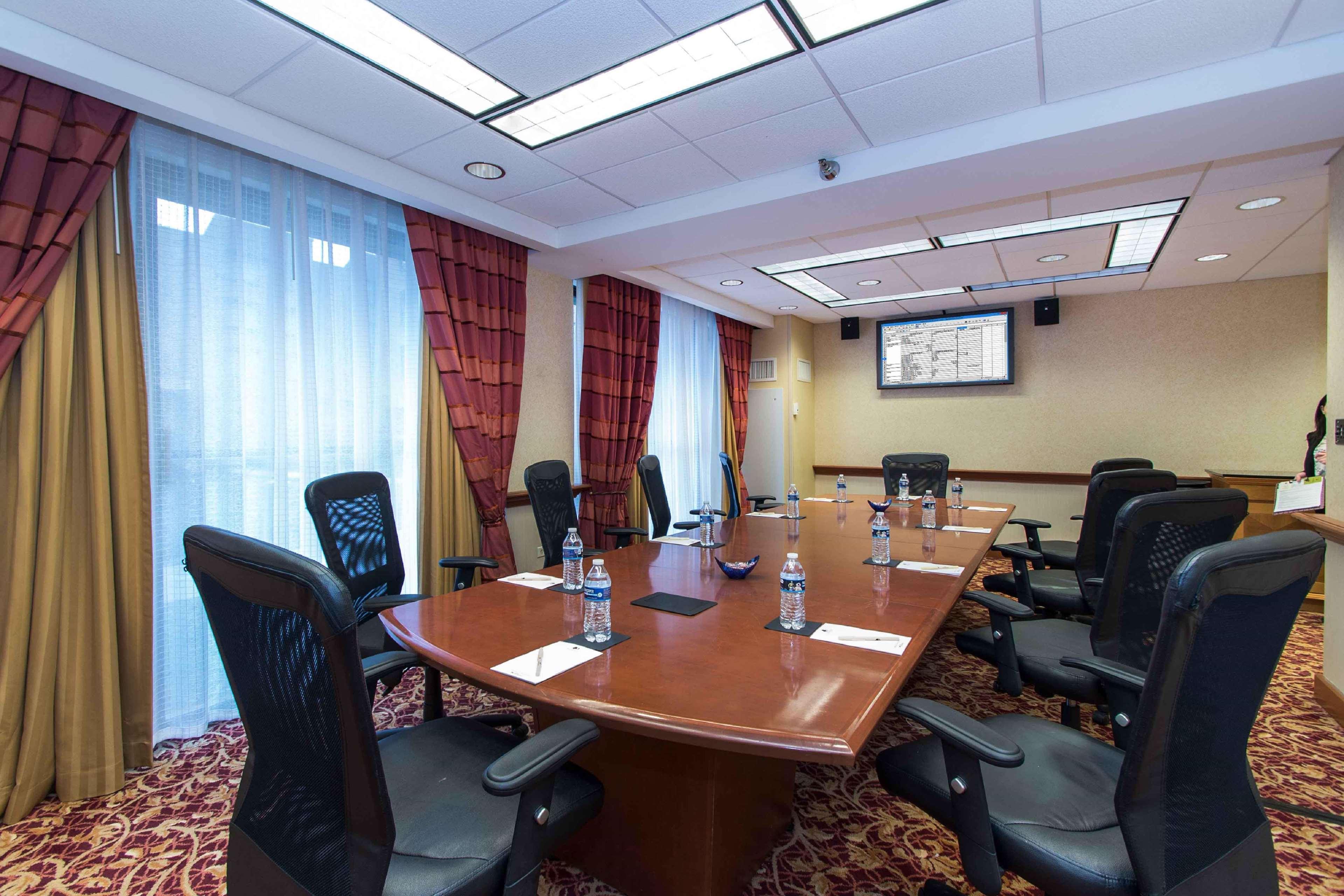 Doubletree By Hilton Cleveland East Beachwood Exteriér fotografie